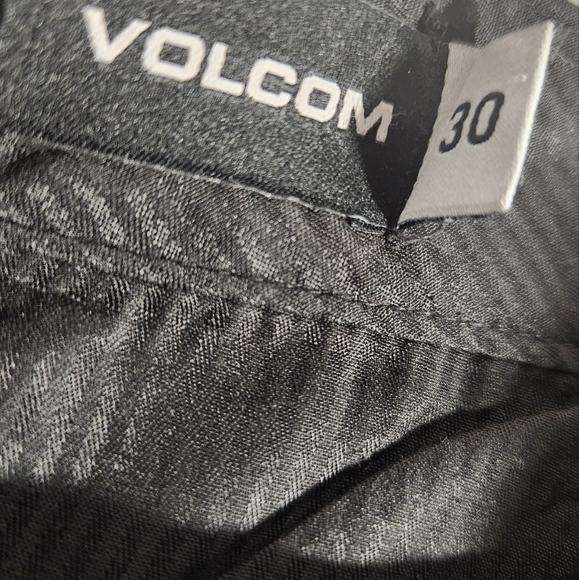 Men's Volcom 9" Distressed Flat Front Shorts - Picture 3 of 6